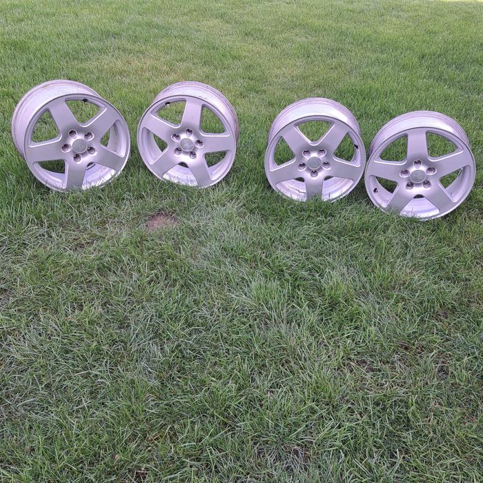 Felgi  16” 5x115  et 40