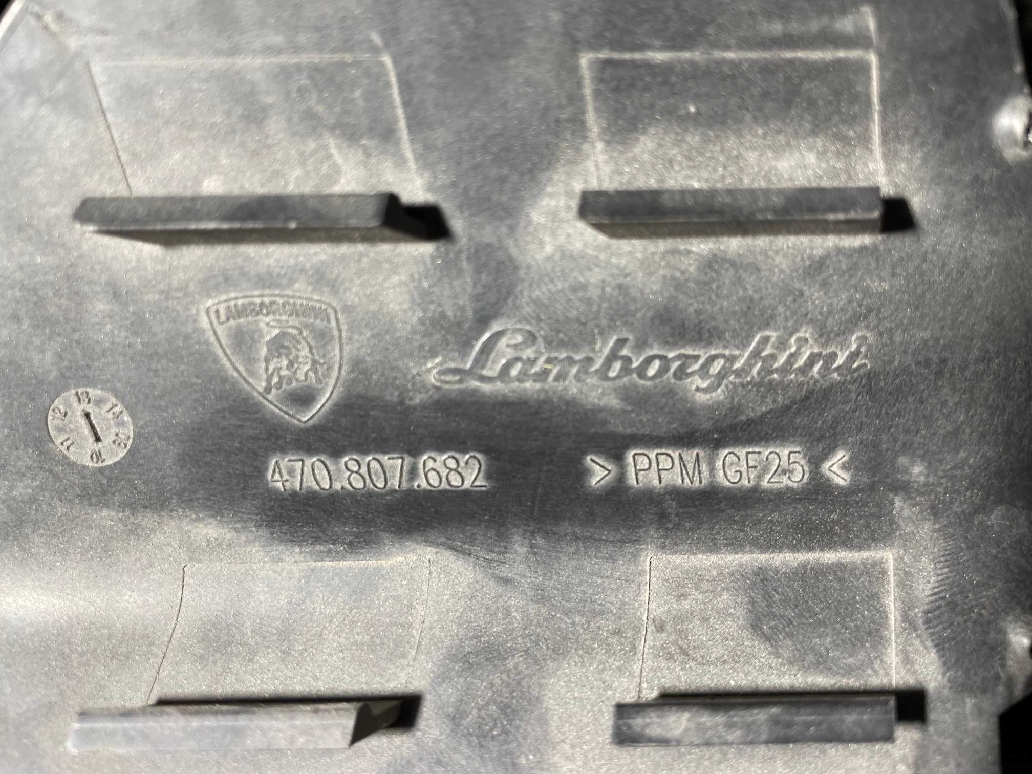 Maskownica wlotu powietrza  Lamborghini Aventador LP-700 470.807.682