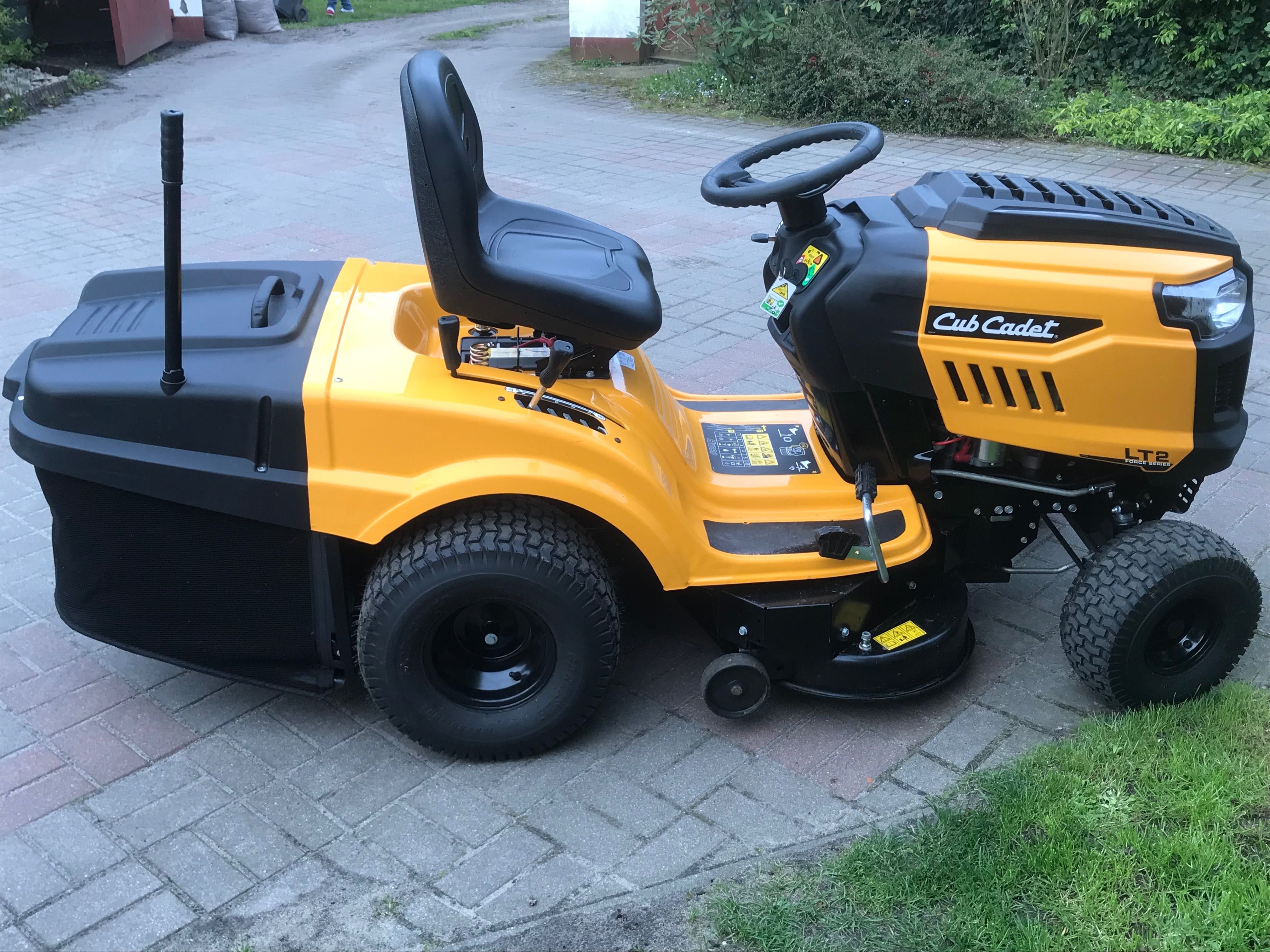 Kosiarka traktor CUB CADET LT2 NR92