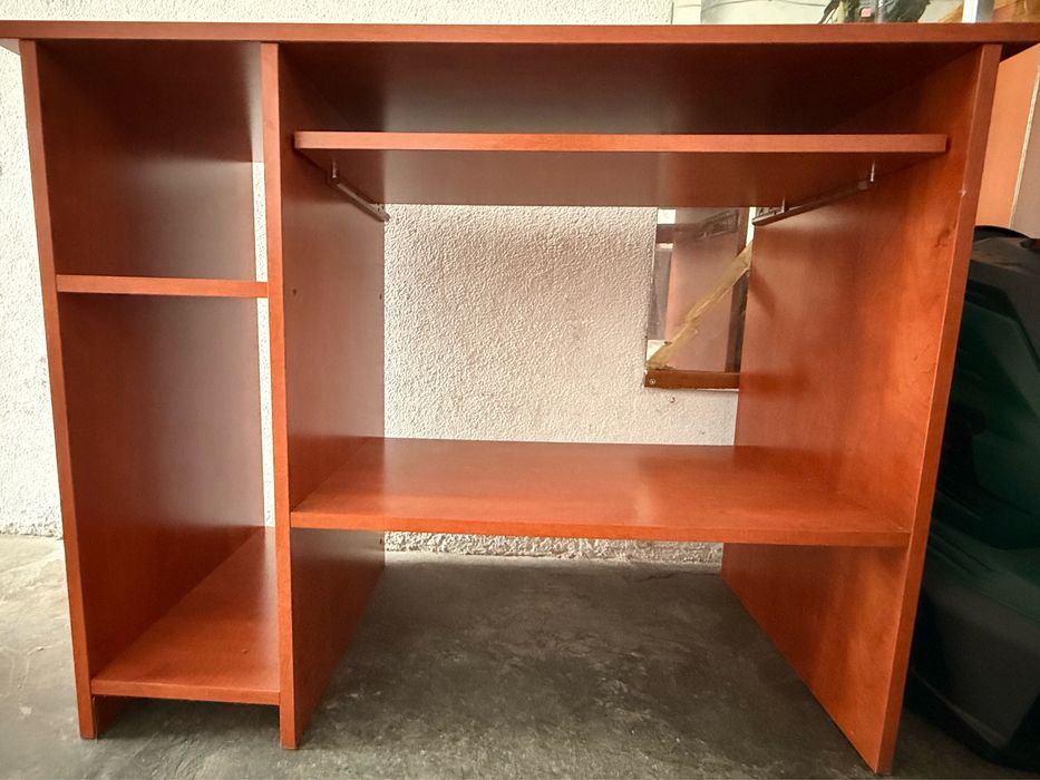 Secretária de madeira