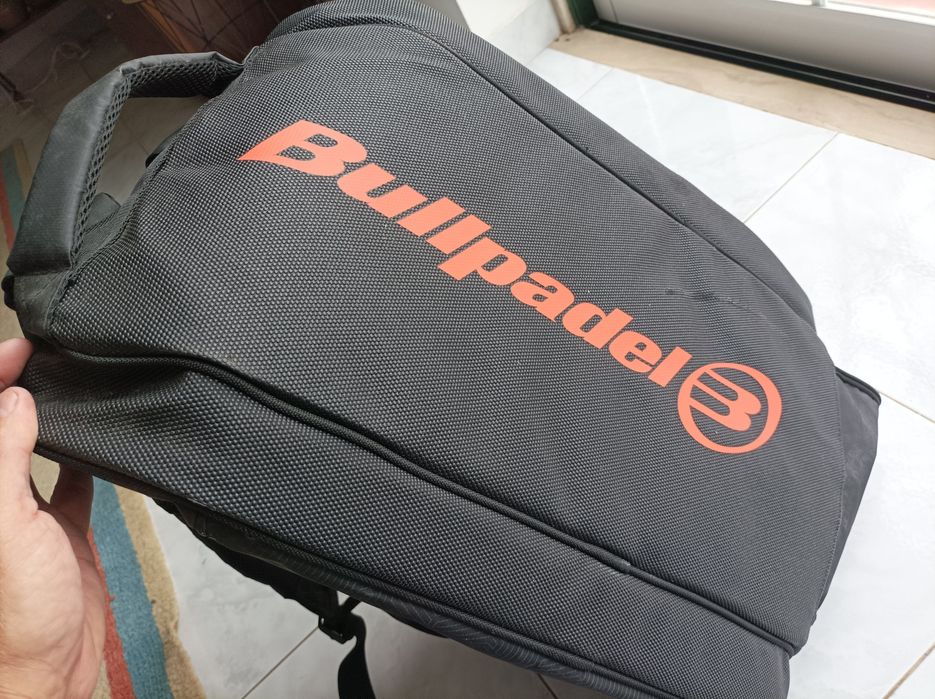 Saco de padel da marca Bullpadel