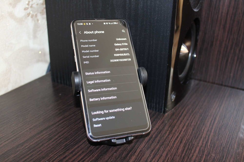 Samsung Galaxy S10e на Snapdragon 855, 6/128GB + SD карта на 128Gb
