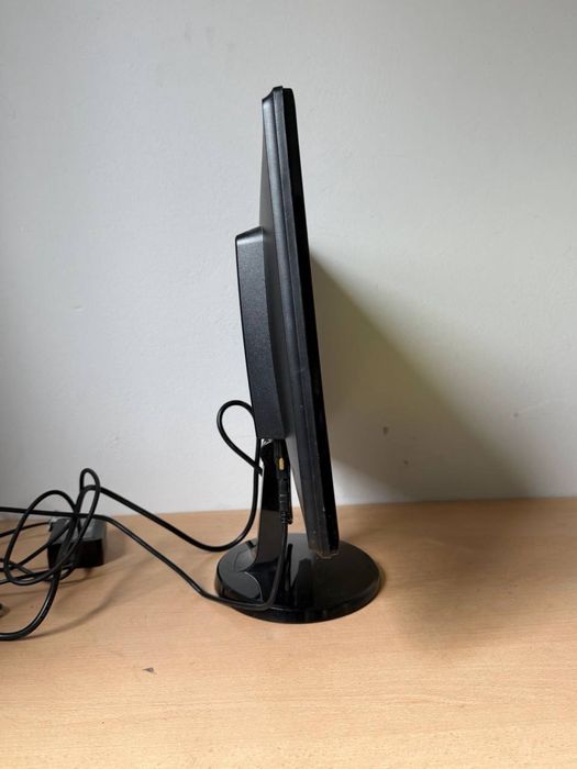 Монітор BenQ – 22”, Full HD, TN, HDMI / DVI / VGA