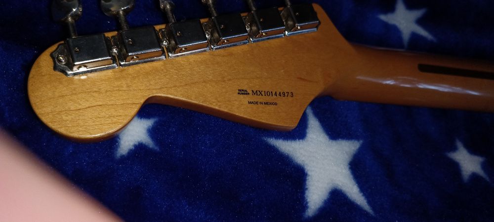 Гитара Фендер класика 50'