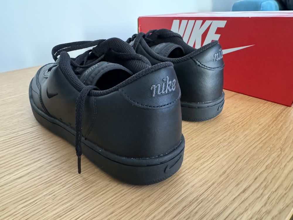 КРОСІВКИ Nike Court Vintage