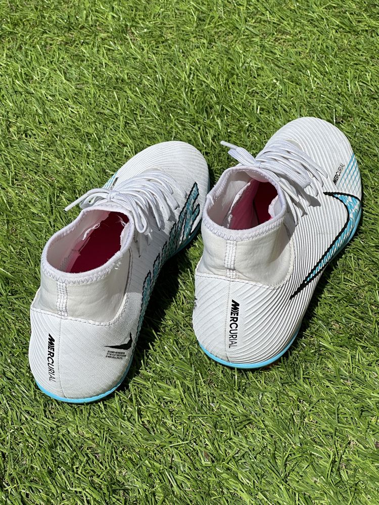Chuteiras NIKE Mercurial