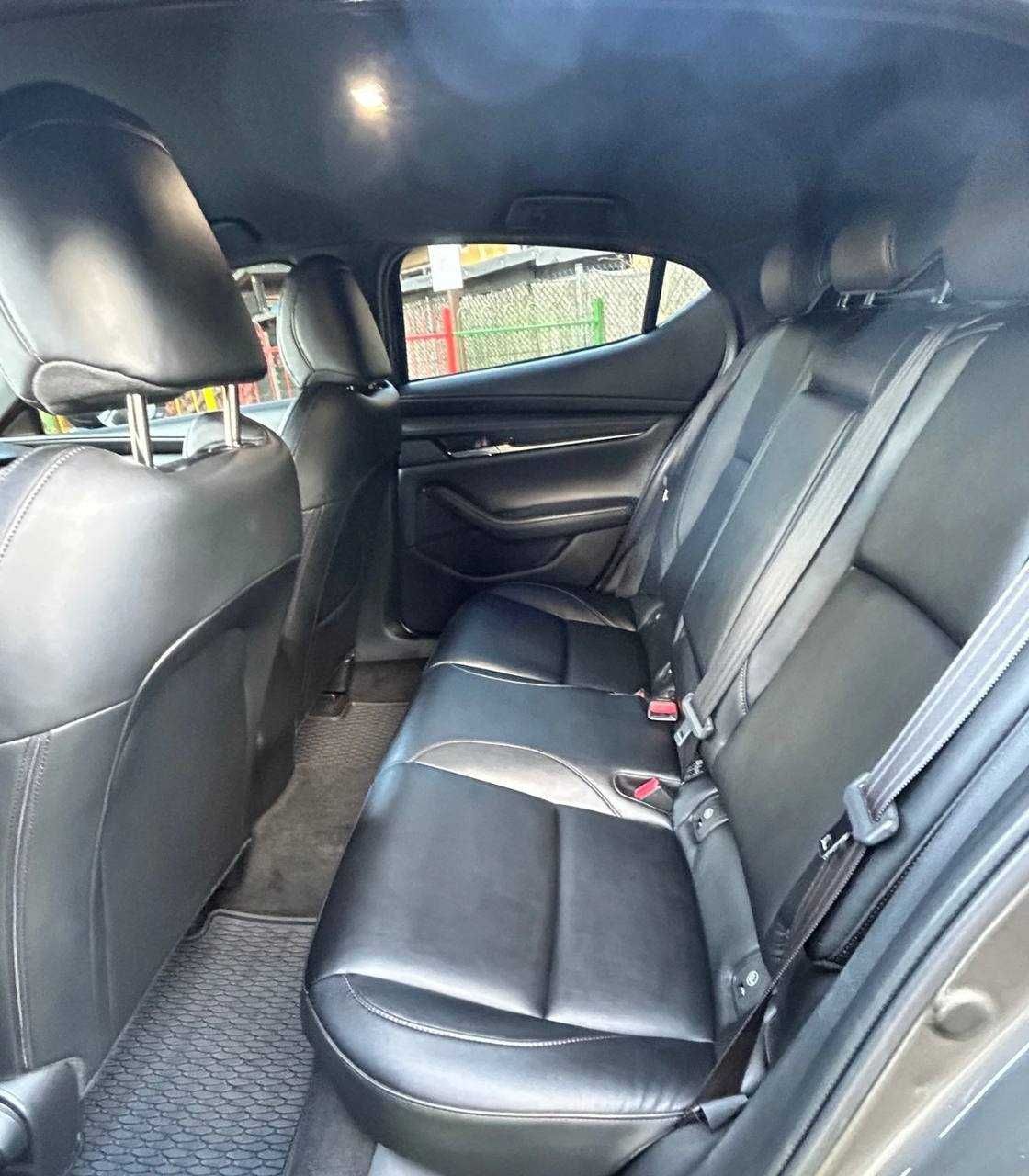 Продам Mazda 3 2020