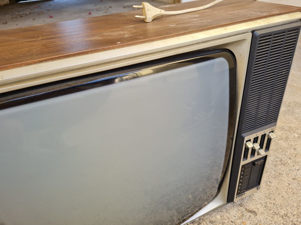 Televisão antiga vintage Philips