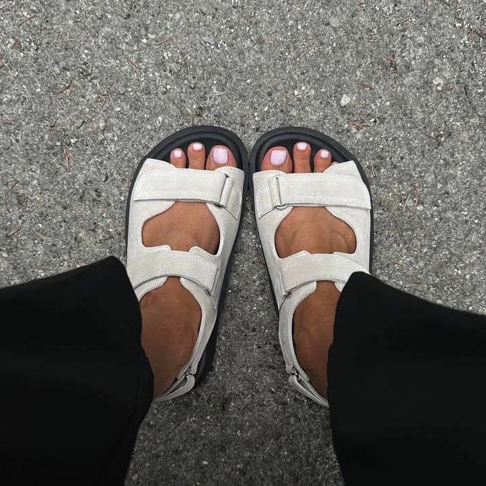 Босоніжки жіночі