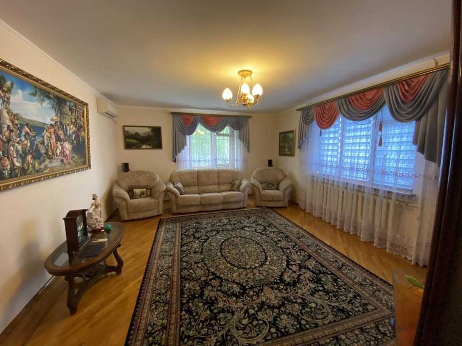 Продам шикарный дом район Горбаневка