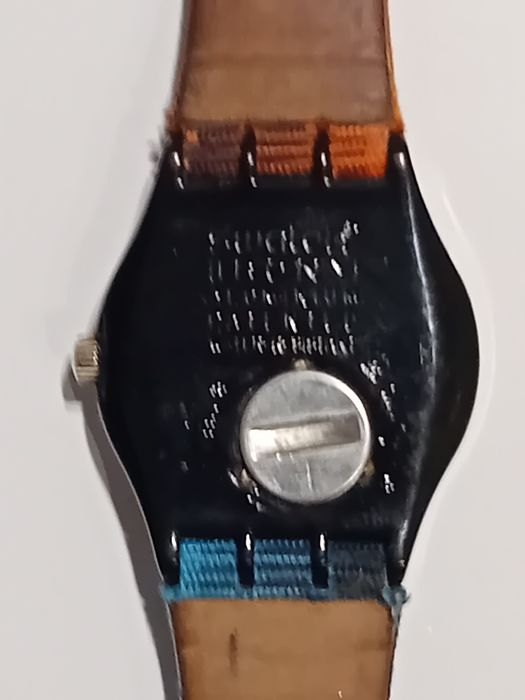 Zegarek damski Swatch model YLC 1001/LAVABOUND