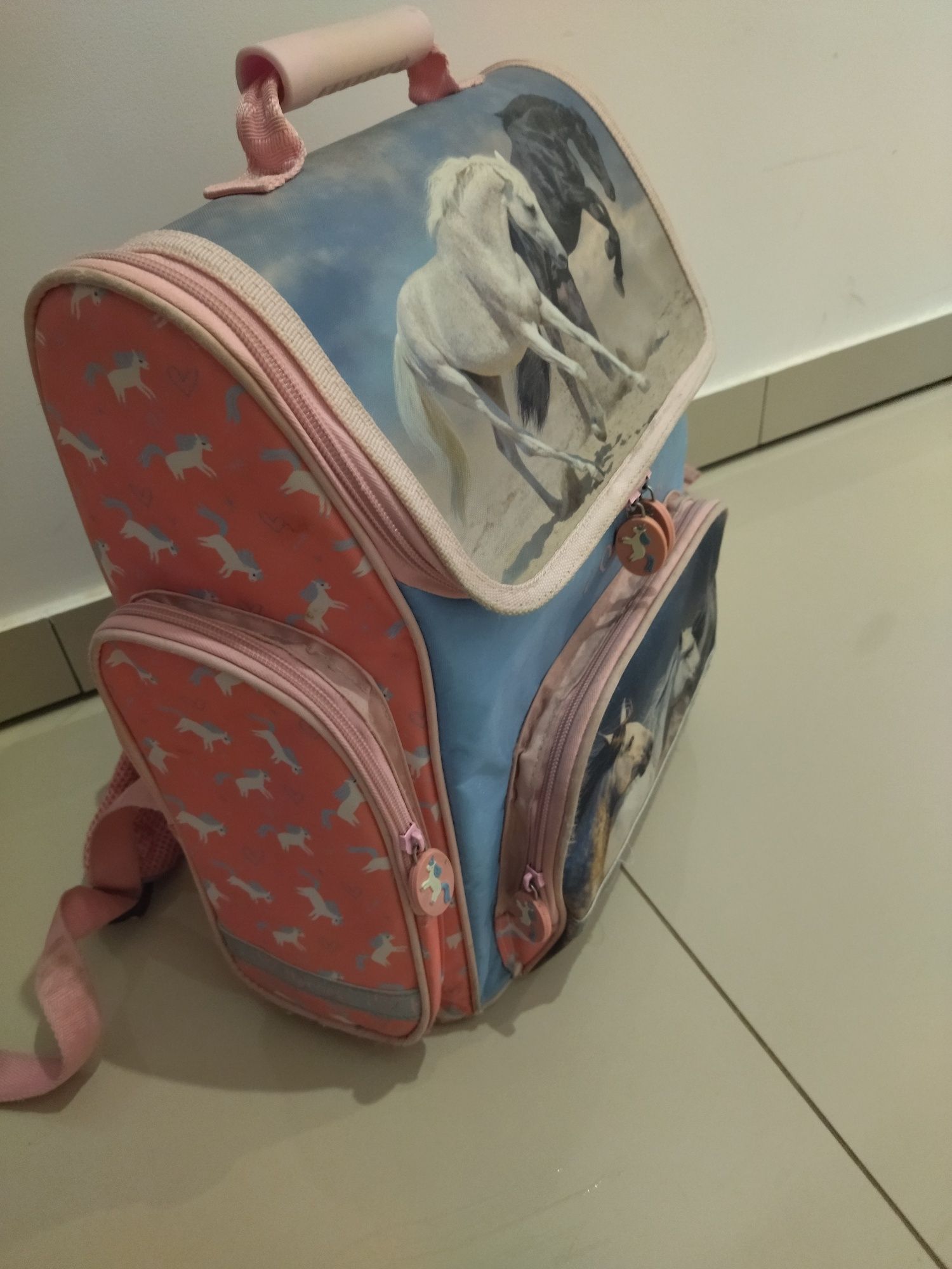 Plecak szkolny z konikami
