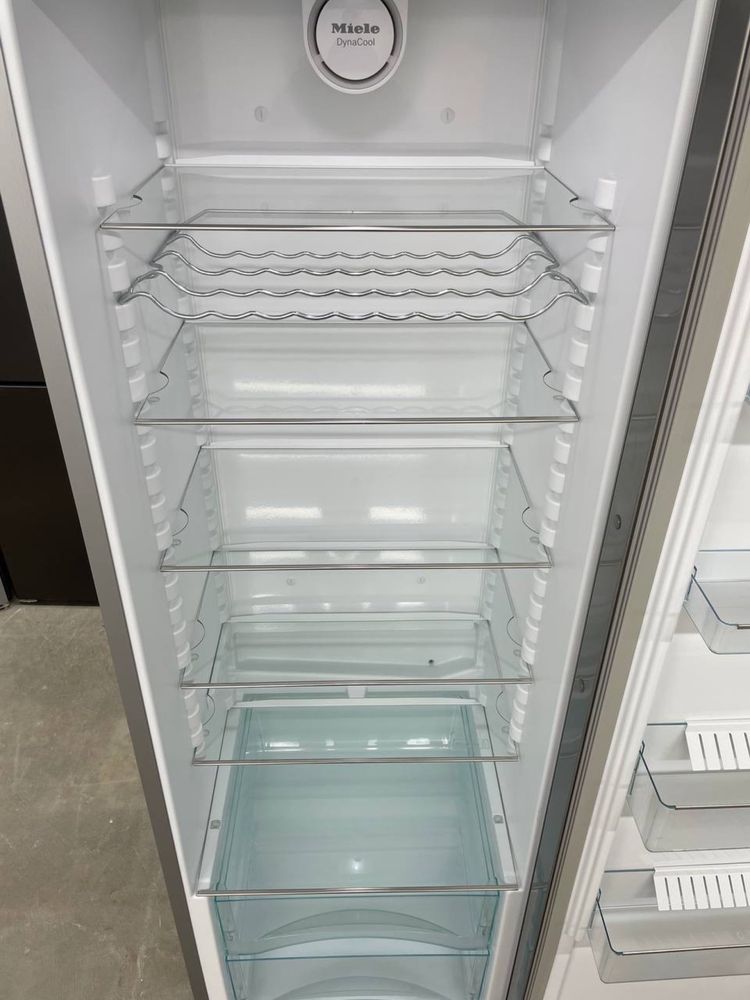Холодильник 2022 року K 28202 D