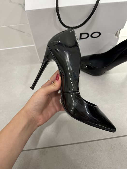 Szpilki lakierowane Aldo rozmiar 37 nowe kosztują 400zl, polecam