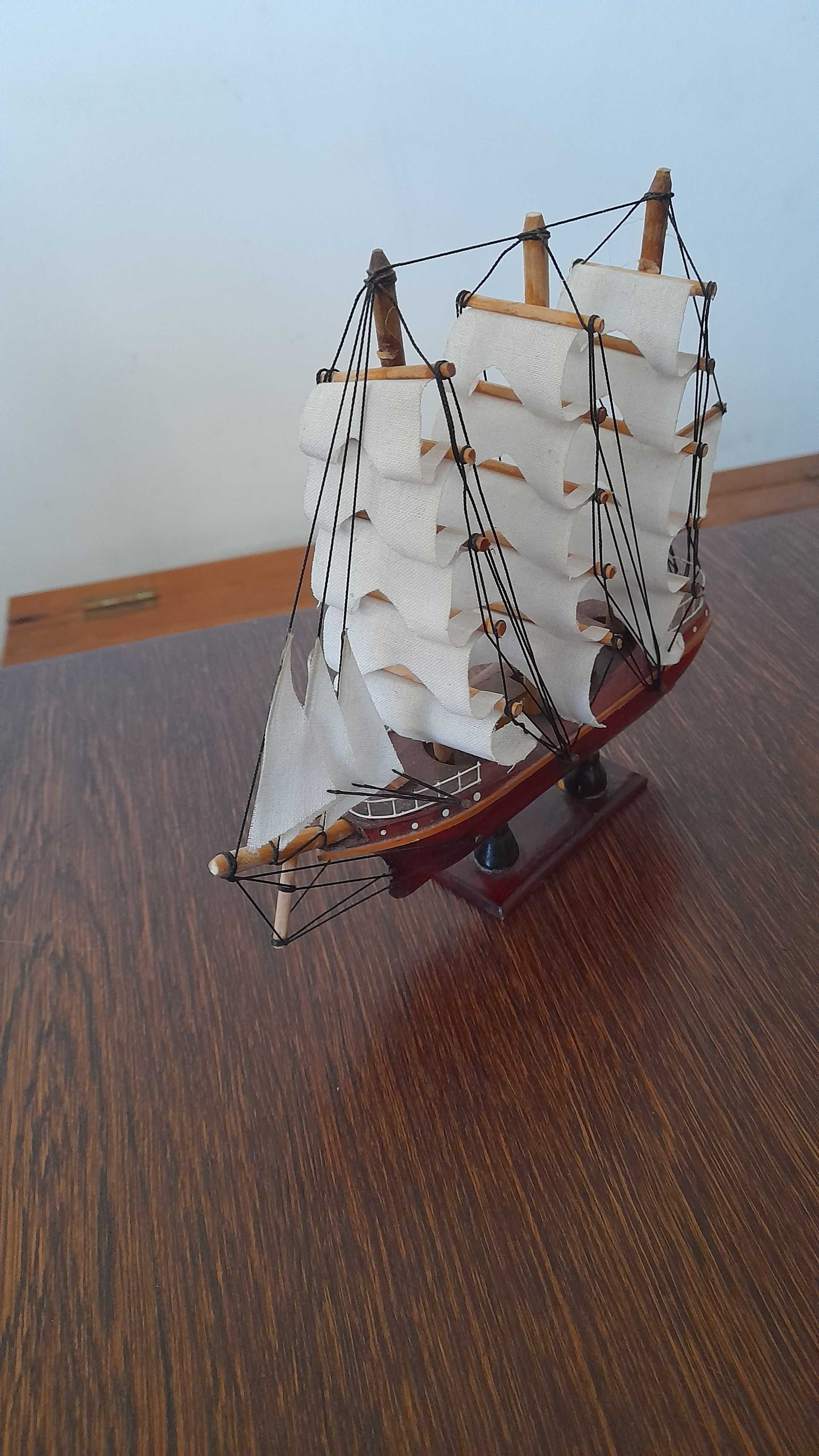 Drewniany model statku