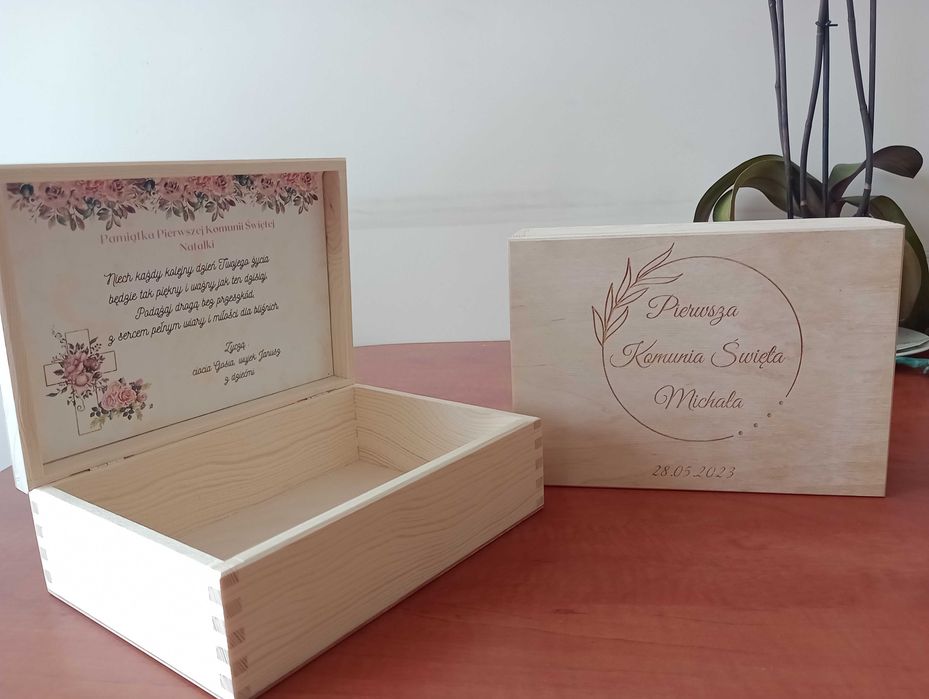 Prezent na komunie,skrzynka na świecę,biblię,różaniec,albę.