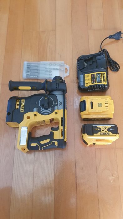 Młotowiertarka Dewalt DCH273 2x 5Ah, ładowarka. 2025. Nieużywany.