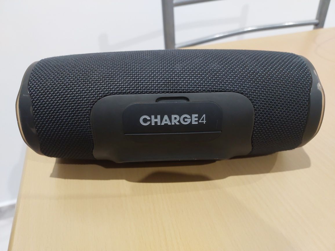 Coluna JBL charge 4