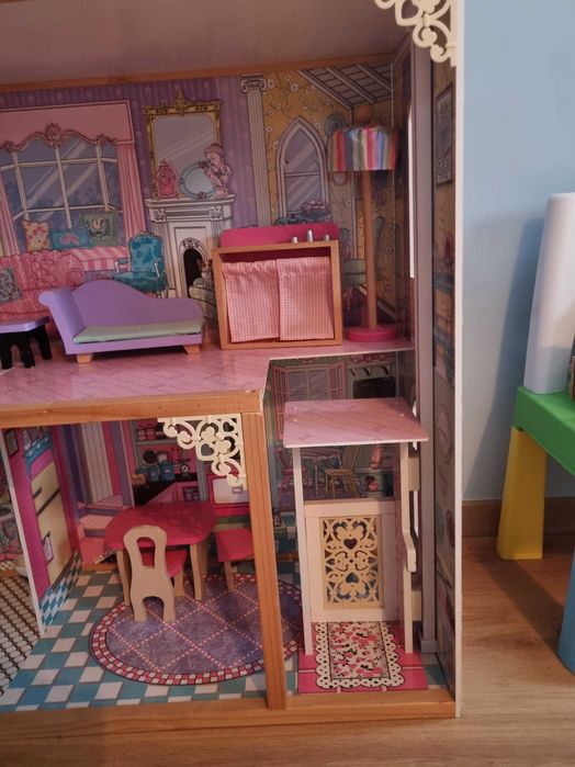 XXL Drewniany domek dla lalek - 123 cm - taras, akcesoria, winda