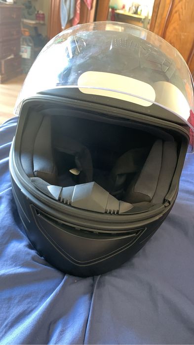 Capacete totalmente novo ( usei duas vezes apenas )