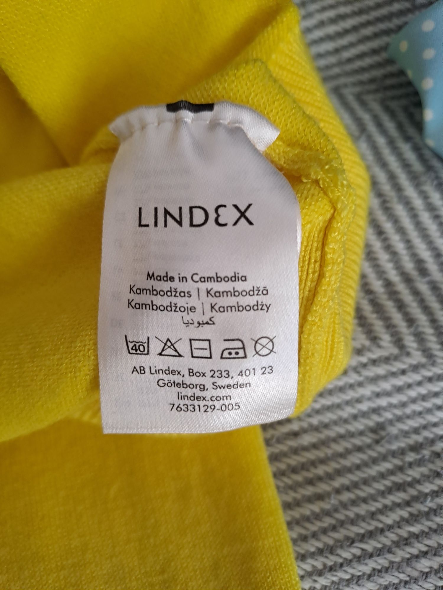 Żółty zapinany sweter Holly & Whyte S