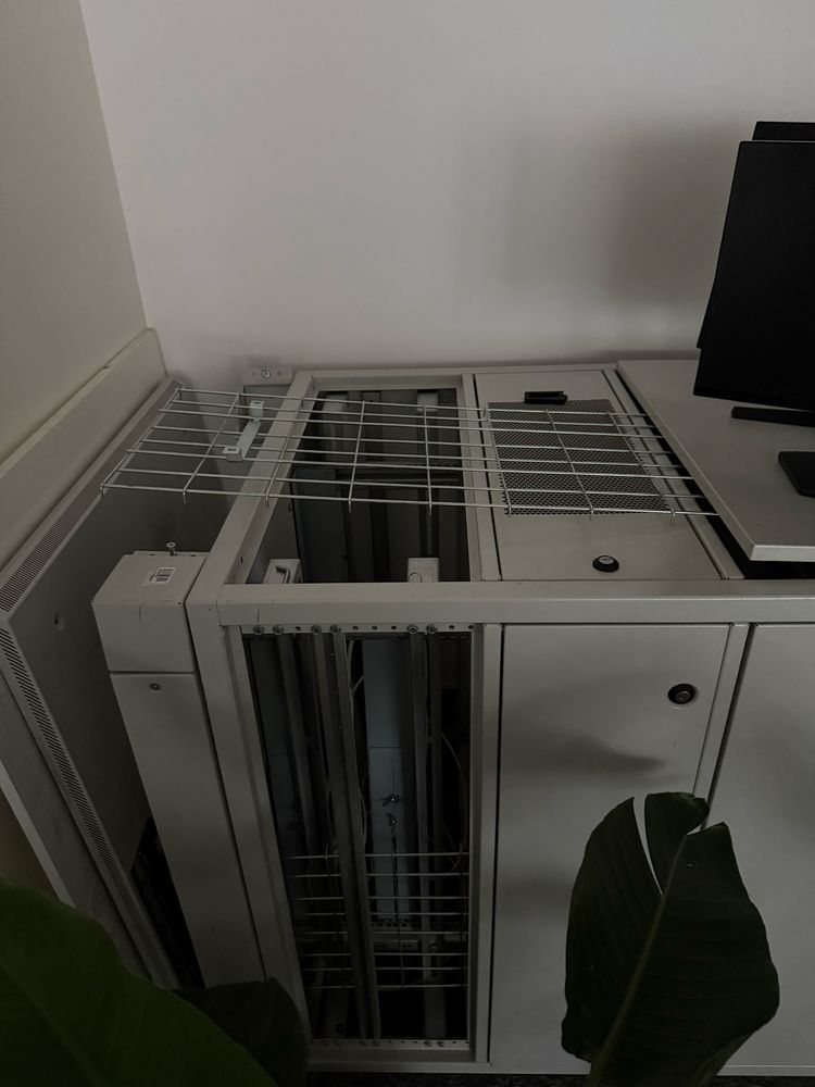 Szafa RACK serwerowa teleinformatyczna