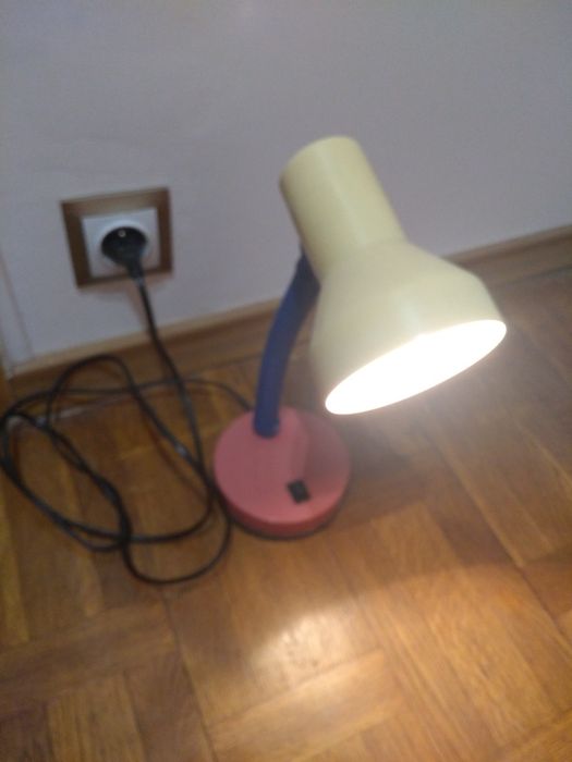 Lampka biurkowa młodzieżowa