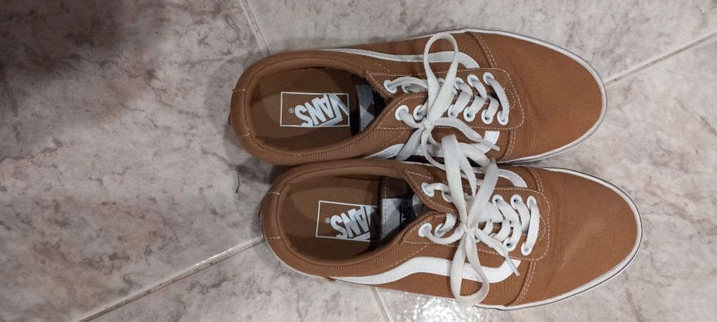 Vans Novos caramelo