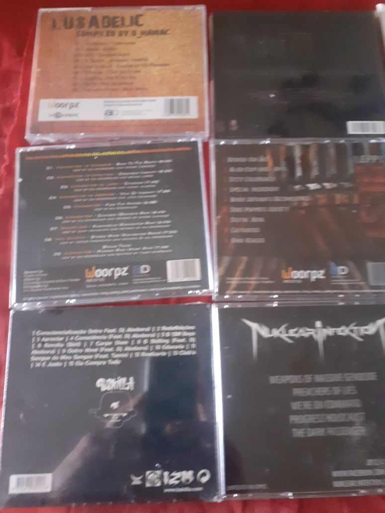 Vendo cds de música  tecno