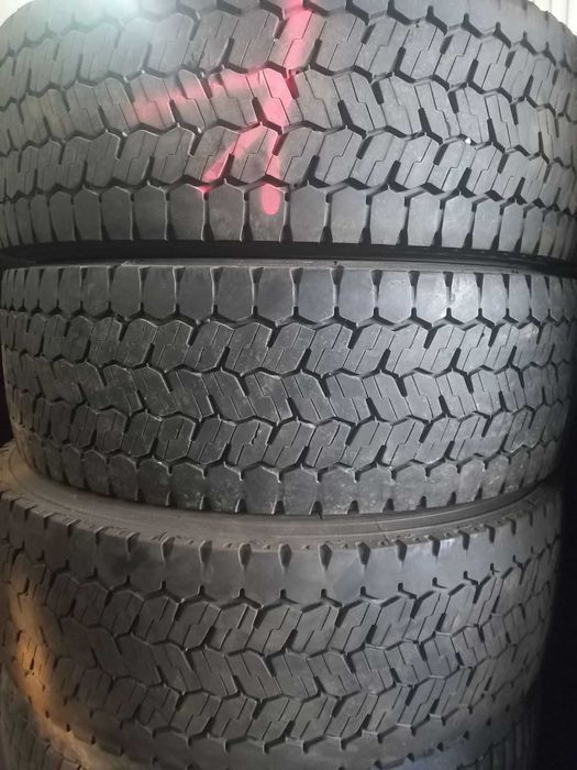 Шина 265/70 R19.5 резина скат тягова, Б/У б/в з Німеччини, до 10 мм,
