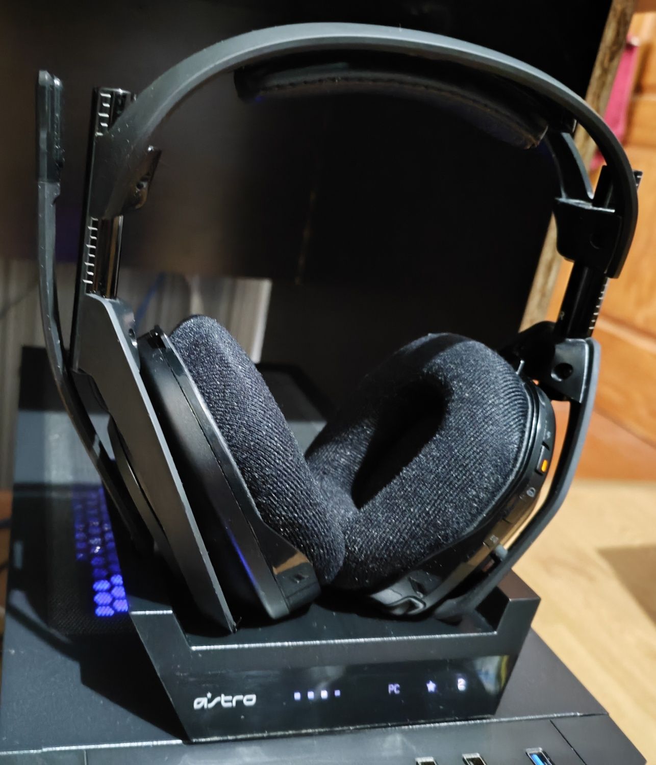 Продам бездротові ігрові навушники Astro a50 Wireless для PS5, Xbox,PC