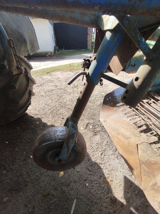 КТН  Тракторна Картоплекопачка