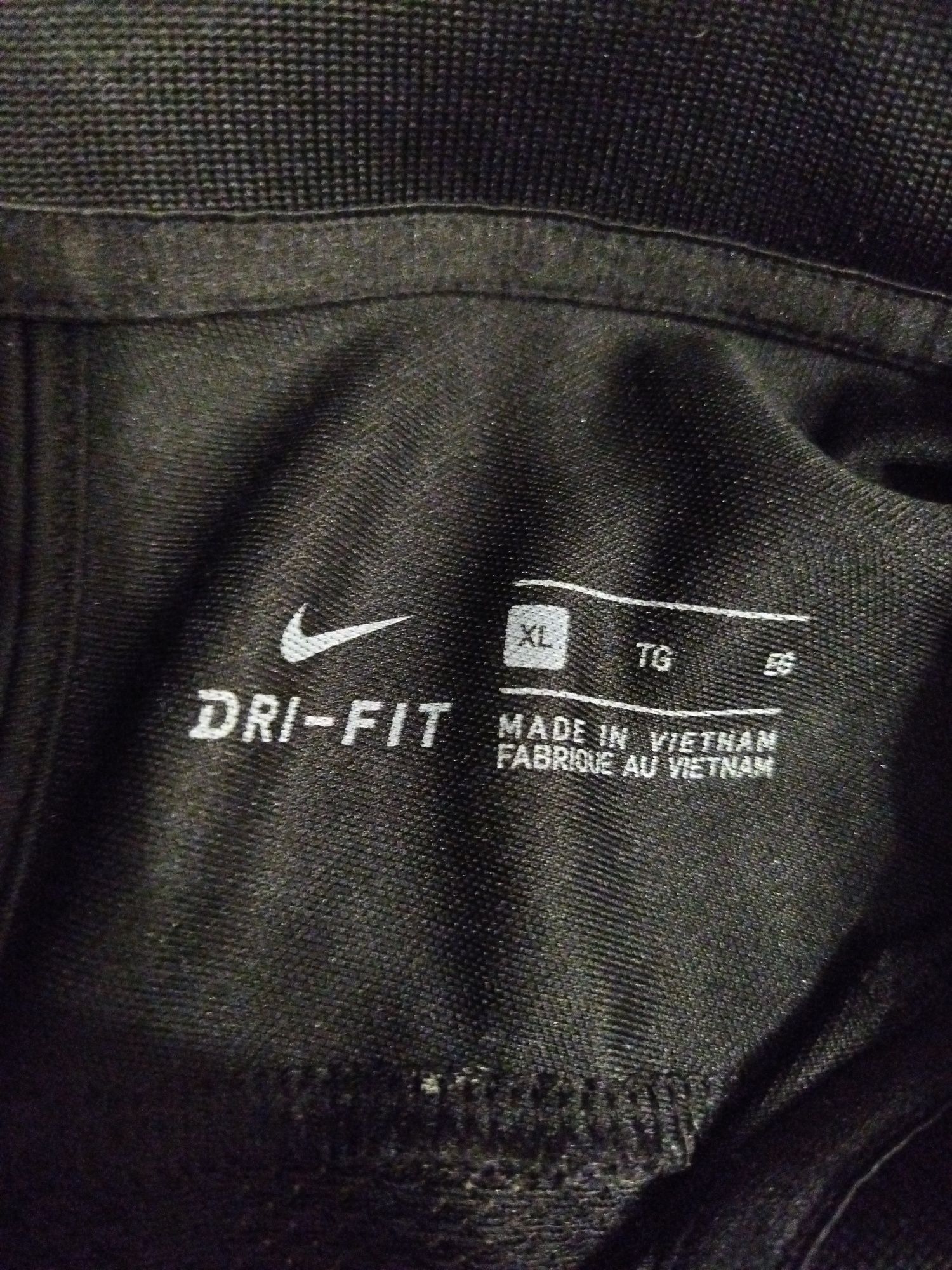 Nowa koszulka polowa Nike Dri-Fit.
