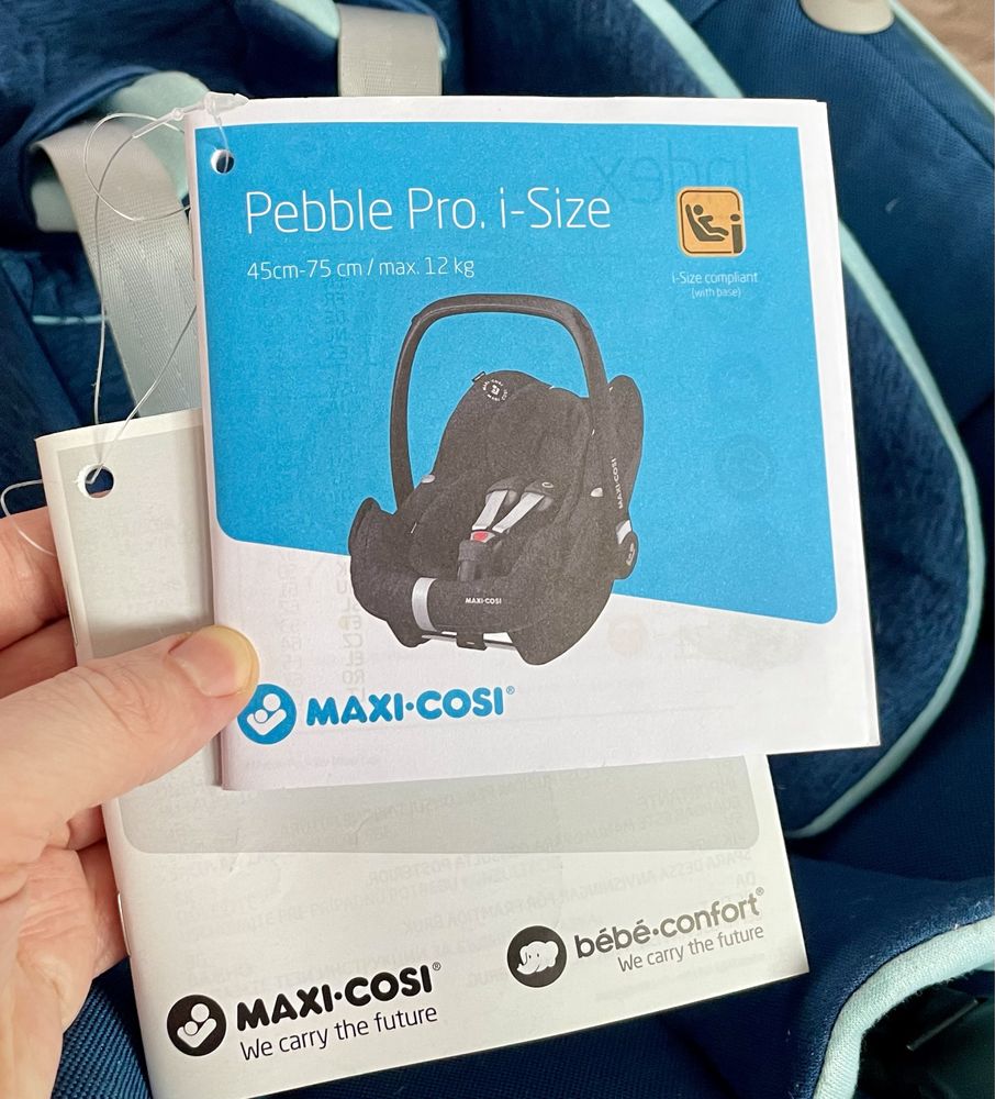 Автокрісло Maxi-Cosi Pebble Pro i-Size Essential Blue (синій)