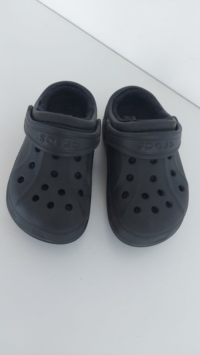 Buty dziecięce Crocs czarne w rozmiarze 24/25