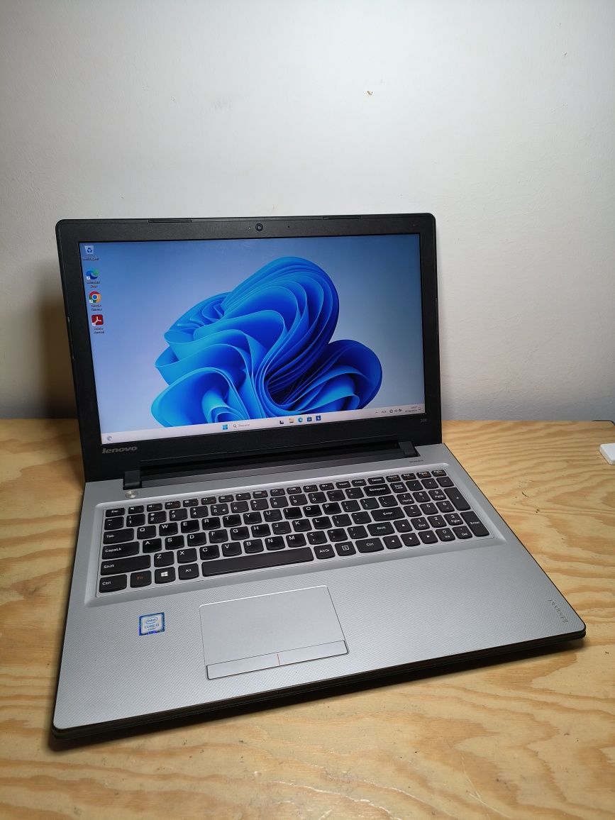 Portátil Lenovo IdeaPad 300 / i3 / 8GB RAM