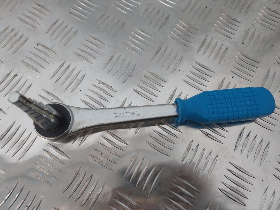 Conel Ступінчастий ключ