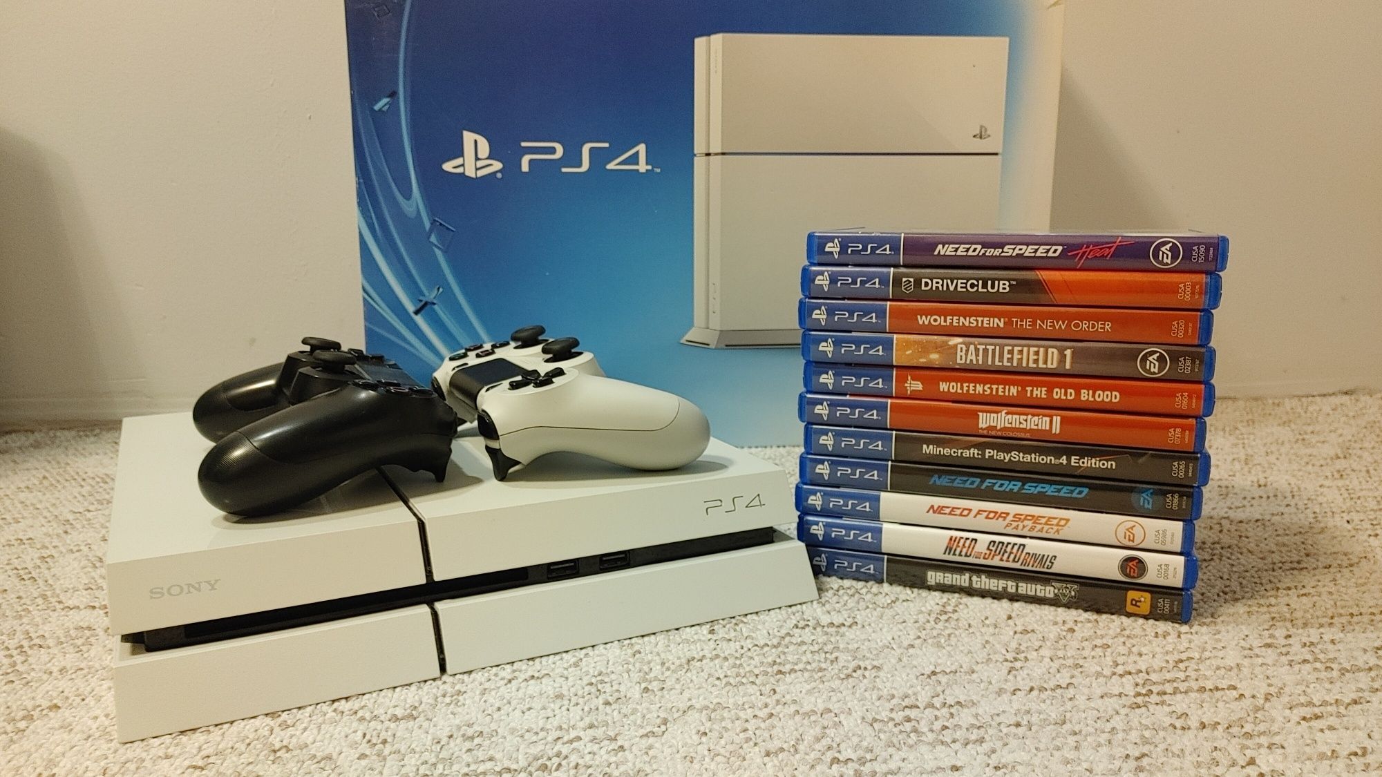 Konsola Sony PS4 500GB + 2 pady + 11 gier