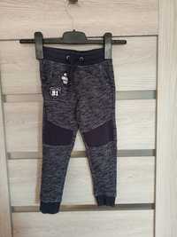 Spodnie dresowe jogger r 104