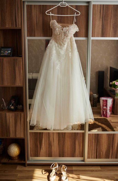 Sprzedam suknię ślubną - śmietankowa biel