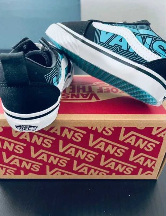Sapatilhas / Ténis Vans Pretos Glow in the Dark