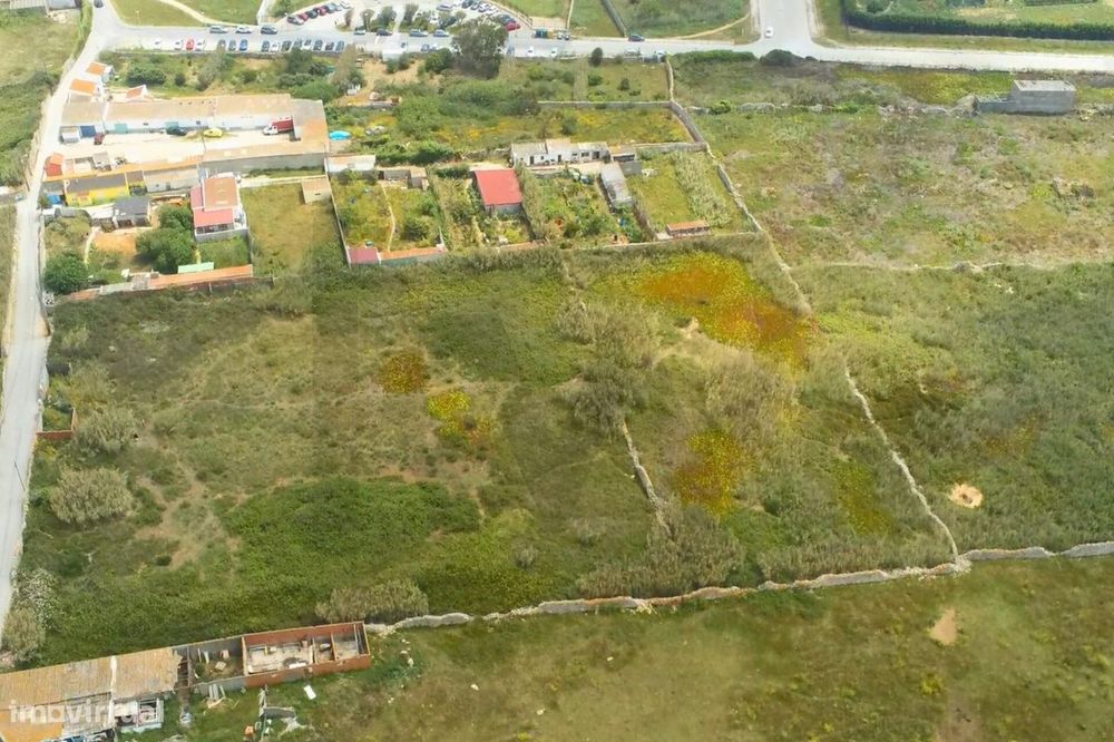 Terreno com classificação "Espaço urbanizável", 2ª linha de mar - Cent