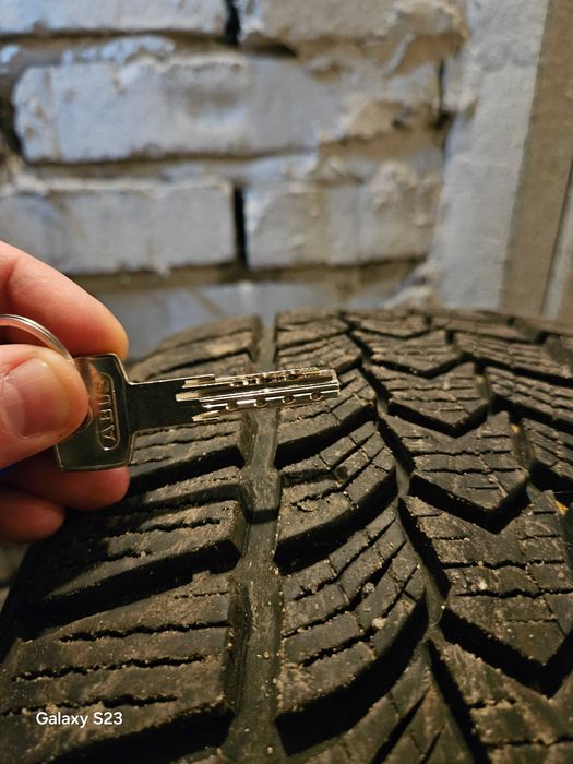 4 opony zimowe Dębica