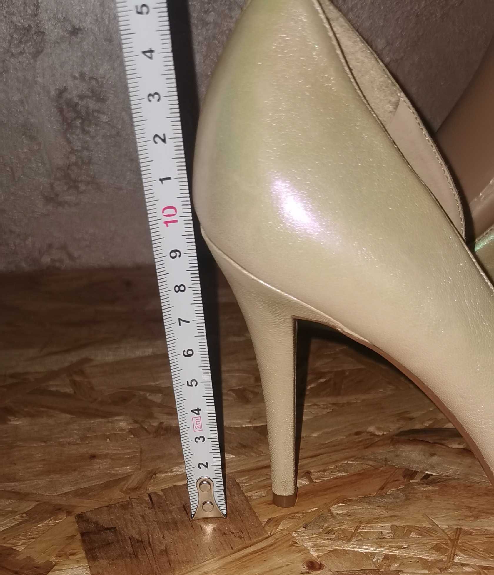 czółenka skóra Nina West 39/24,5 cm