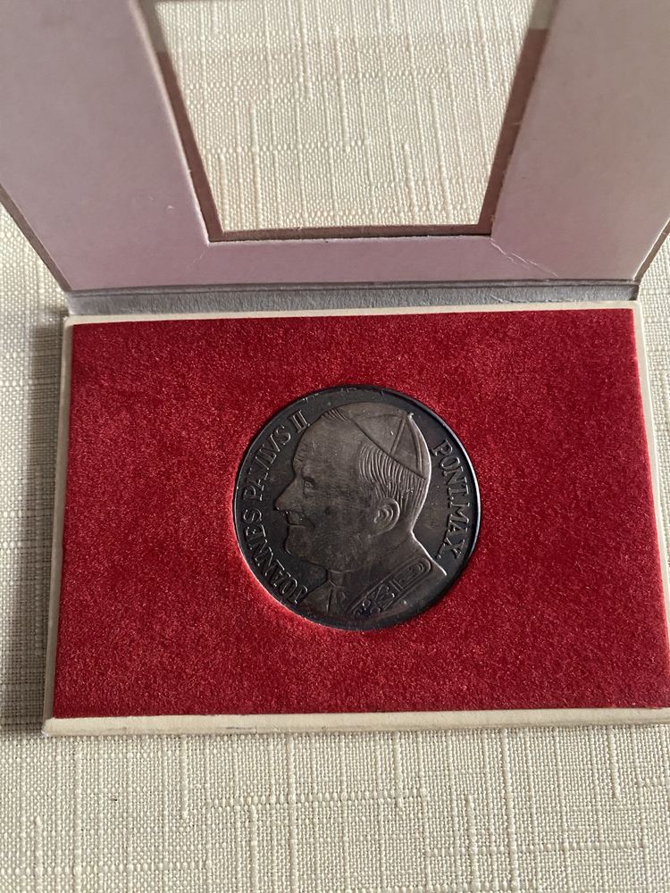 Srebrny medal z Janem Pawłem II