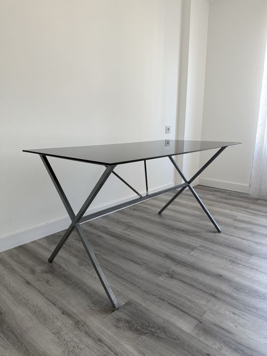 Mesa de jantar (Vidro Preto)