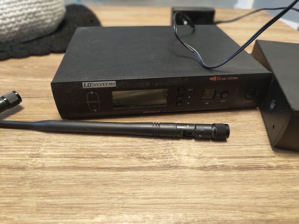 Dwa nadajniki ld ld system ws 100r do mikrofonu bezprzewodowych