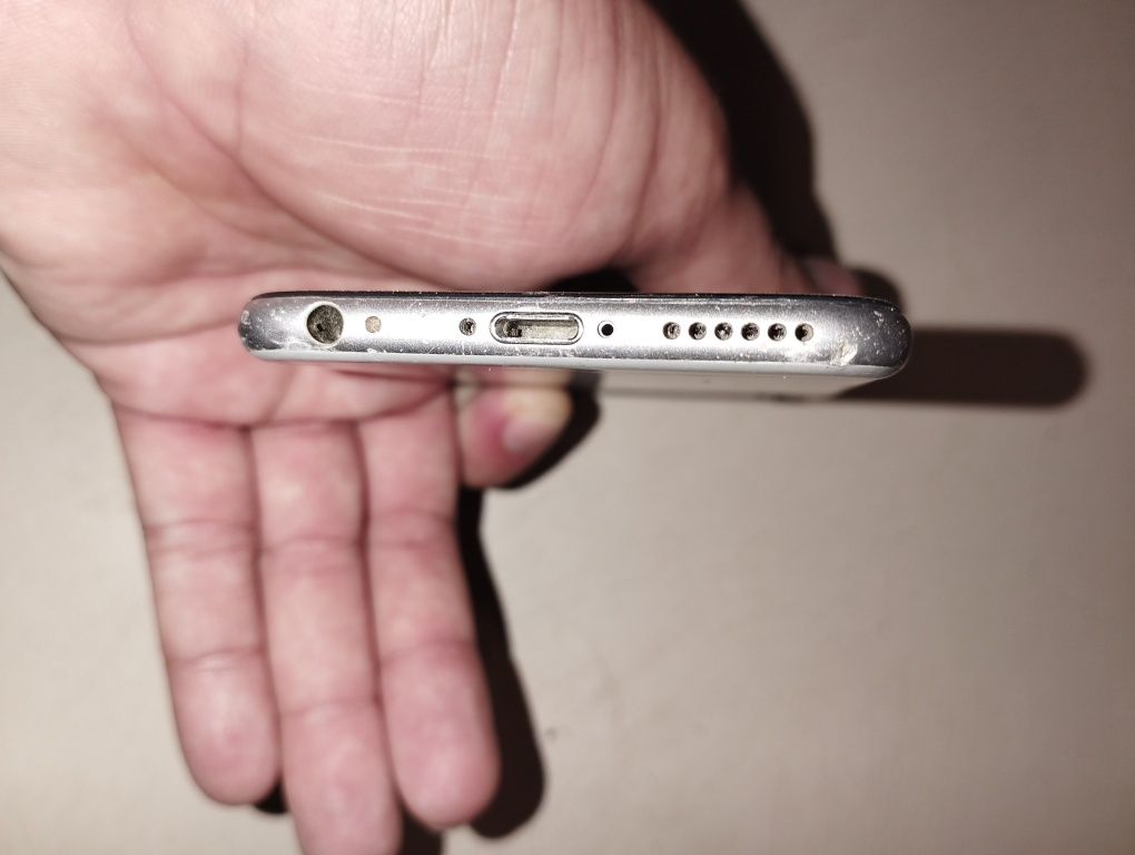 Iphone 6 не включается
