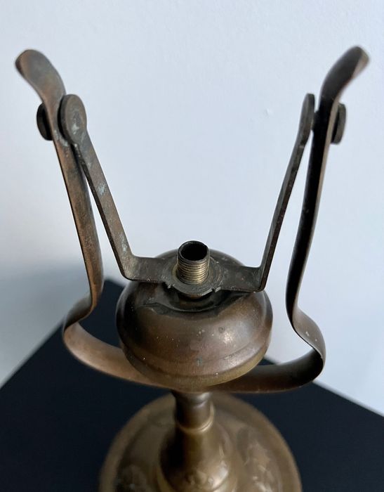 Lampa mosiężna stojąca