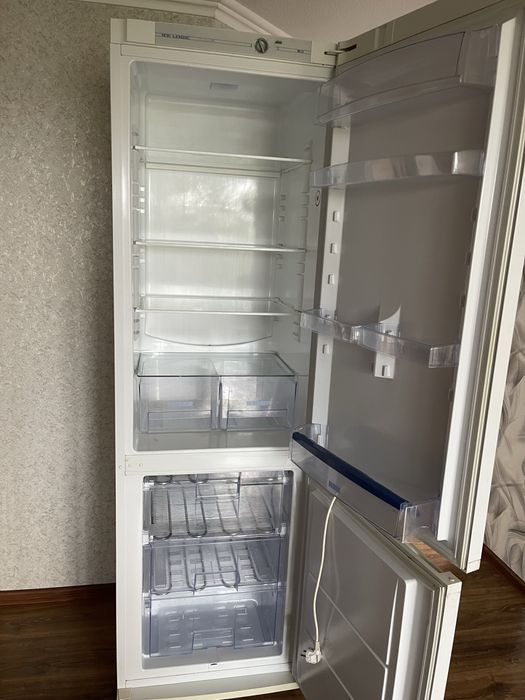 Продам холодильник в хорошову стані SNAIGE ICE LOGIE clasik A+